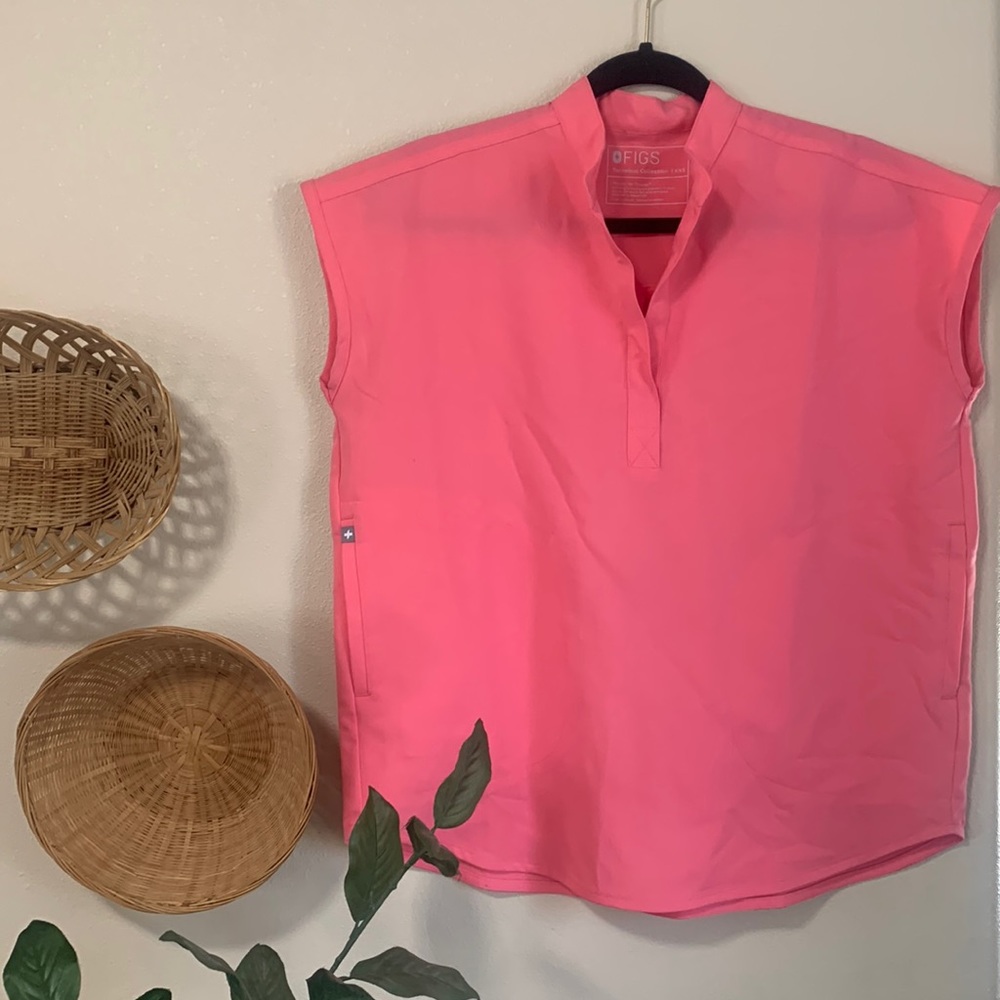 Figs pink scrub top